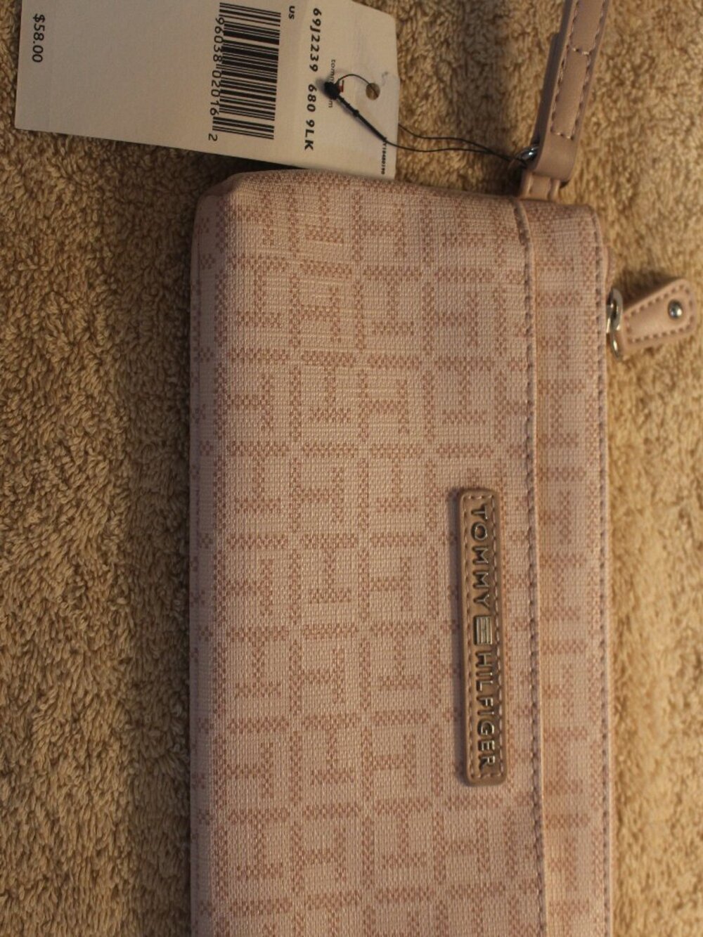 Tommy Hilfiger SKU257 Pink Signature Wristlet Wallet Logo
